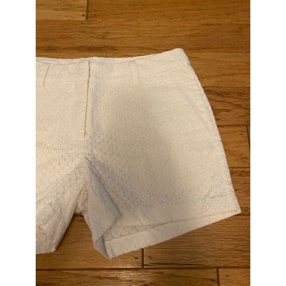 Garnet Hill, women's white eyelet lined, cotton shorts size 4 - Picture 2 of 7